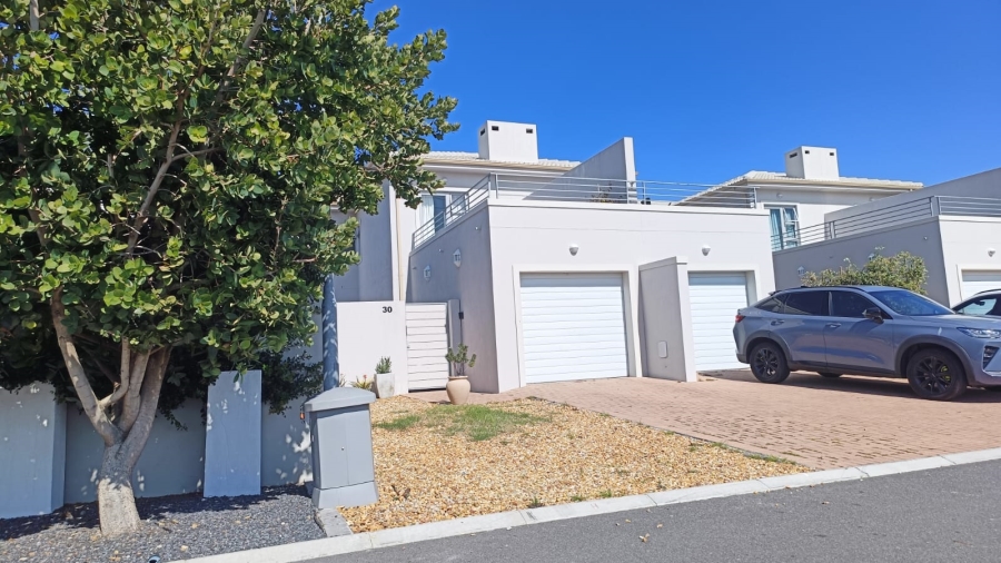 To Let 3 Bedroom Property for Rent in Parklands North Western Cape